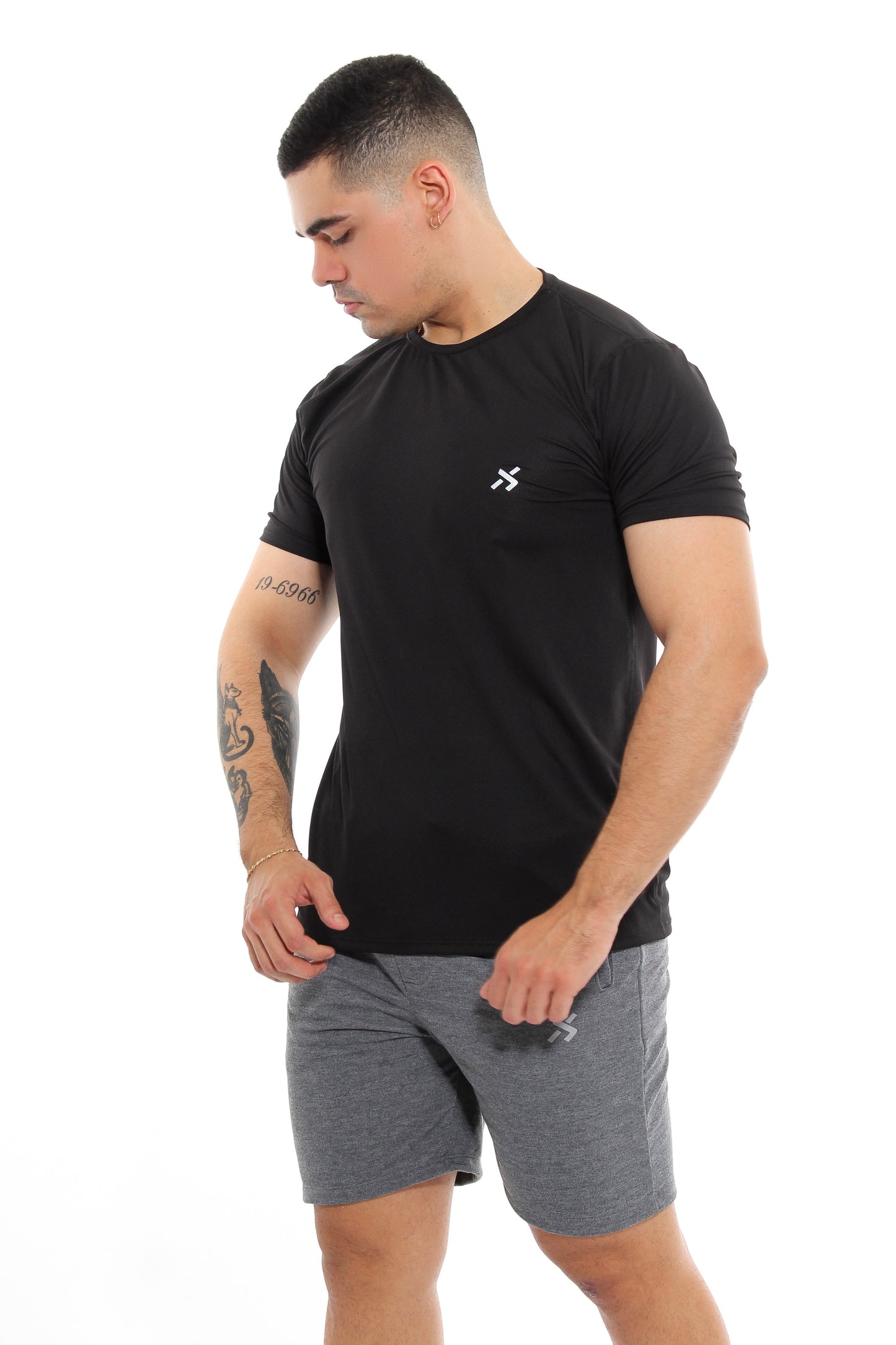 CAMISETA MALLA NEGRO